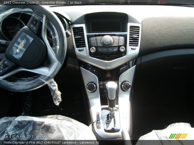Gold Mist Metallic / Jet Black 2011 Chevrolet Cruze LT