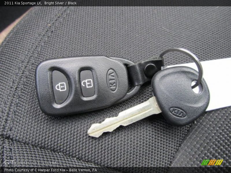 Bright Silver / Black 2011 Kia Sportage LX