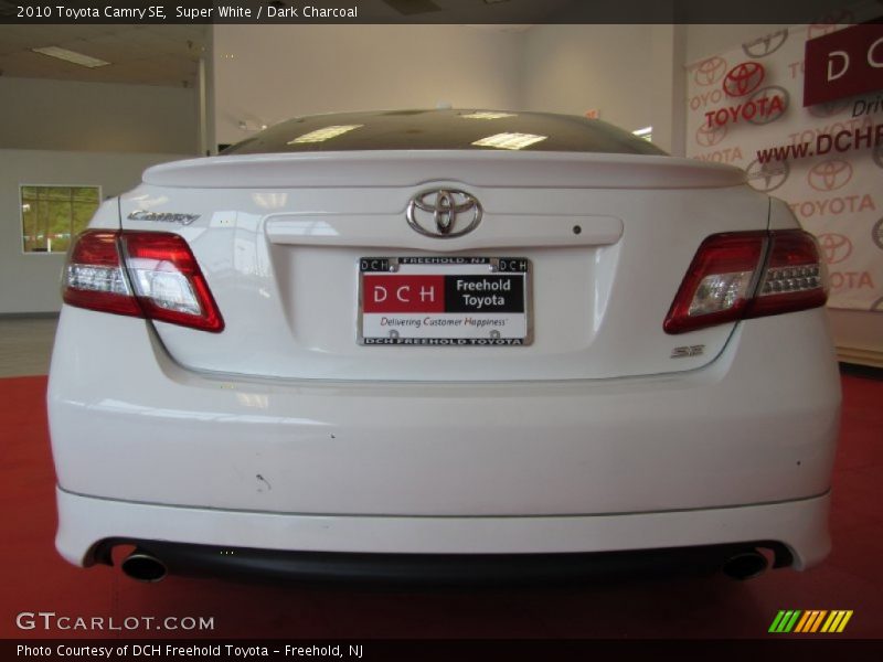 Super White / Dark Charcoal 2010 Toyota Camry SE