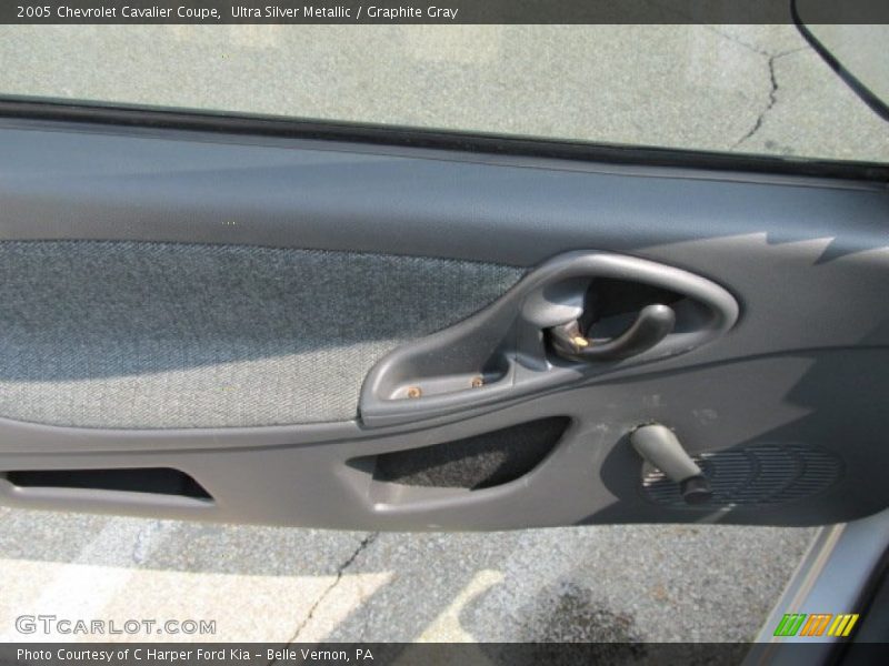Ultra Silver Metallic / Graphite Gray 2005 Chevrolet Cavalier Coupe