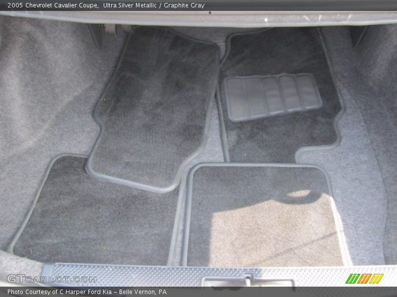Ultra Silver Metallic / Graphite Gray 2005 Chevrolet Cavalier Coupe