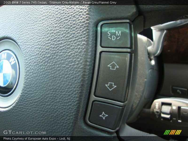 Controls of 2005 7 Series 745i Sedan