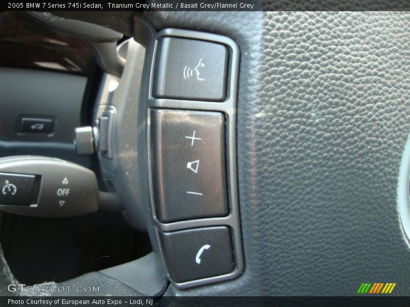 Controls of 2005 7 Series 745i Sedan