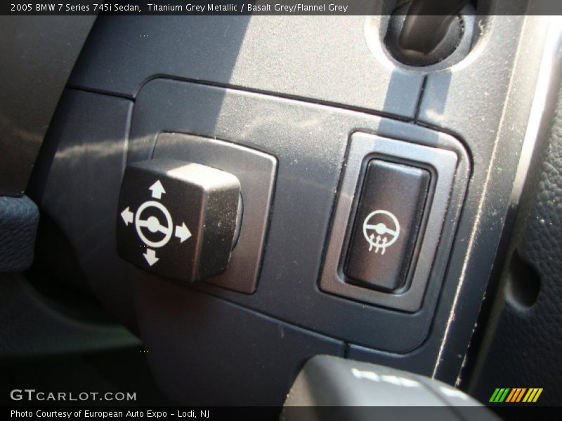 Controls of 2005 7 Series 745i Sedan