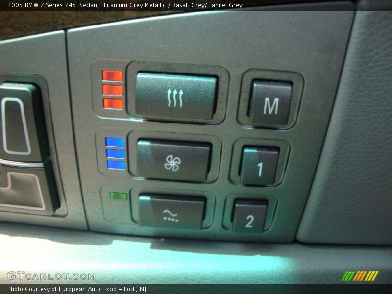 Controls of 2005 7 Series 745i Sedan