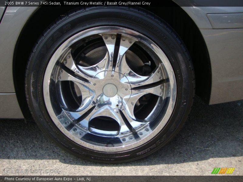 Custom Wheels of 2005 7 Series 745i Sedan