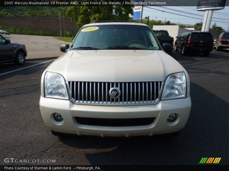 Light French Silk Metallic / Medium Dark Parchment 2005 Mercury Mountaineer V8 Premier AWD