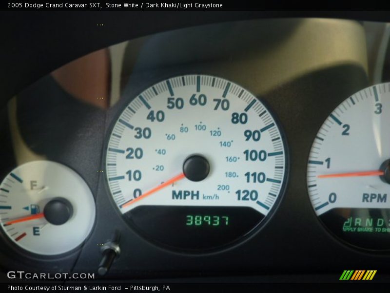 Stone White / Dark Khaki/Light Graystone 2005 Dodge Grand Caravan SXT