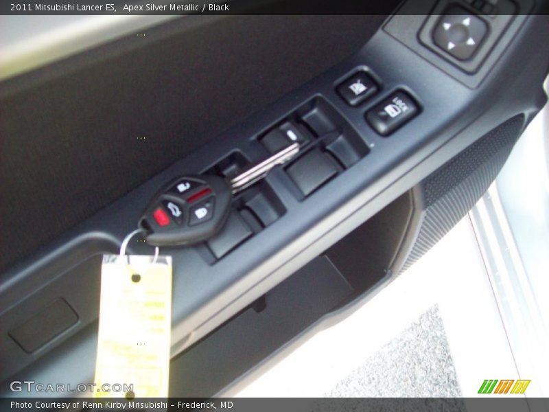 Apex Silver Metallic / Black 2011 Mitsubishi Lancer ES