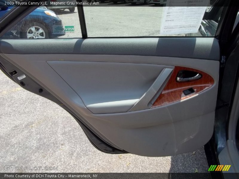 Magnetic Gray Metallic / Ash 2009 Toyota Camry XLE