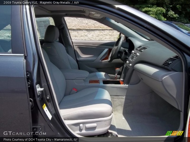 Magnetic Gray Metallic / Ash 2009 Toyota Camry XLE