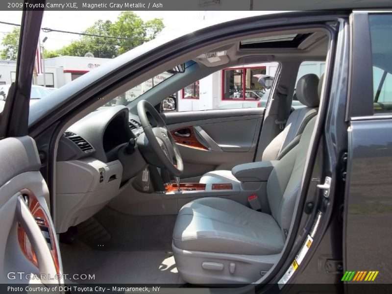 Magnetic Gray Metallic / Ash 2009 Toyota Camry XLE