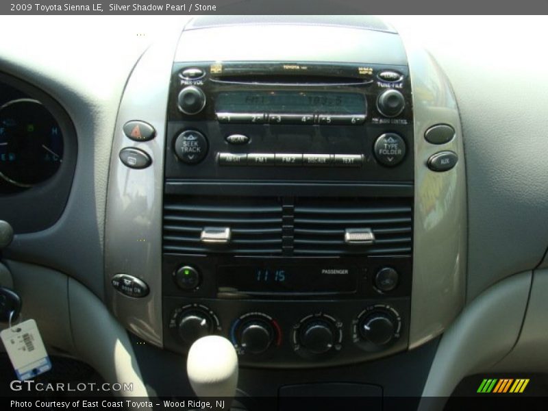 Silver Shadow Pearl / Stone 2009 Toyota Sienna LE