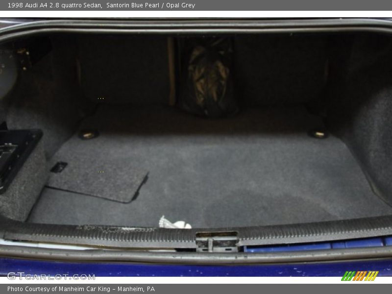  1998 A4 2.8 quattro Sedan Trunk