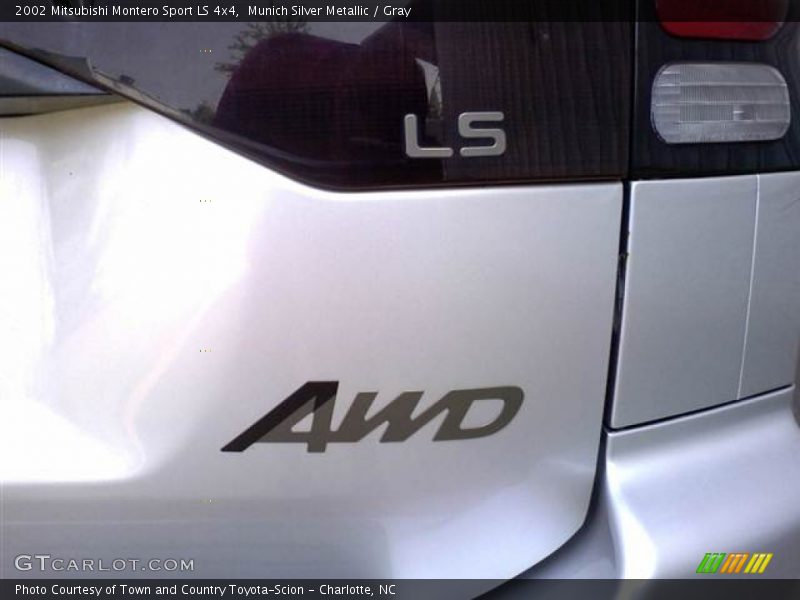  2002 Montero Sport LS 4x4 Logo