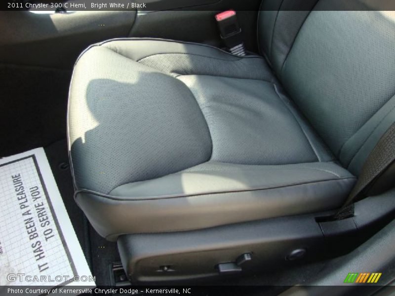 Bright White / Black 2011 Chrysler 300 C Hemi