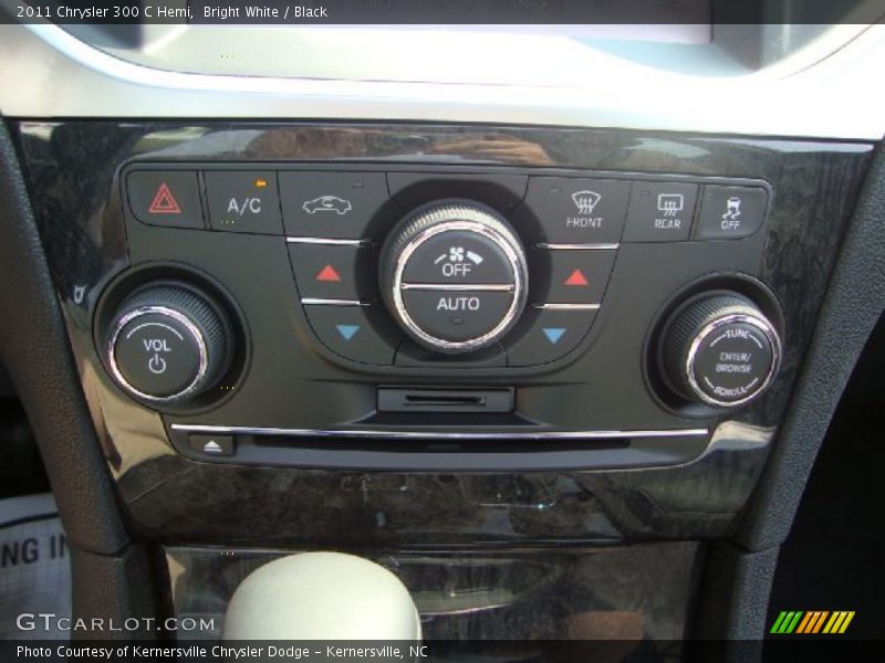 Bright White / Black 2011 Chrysler 300 C Hemi