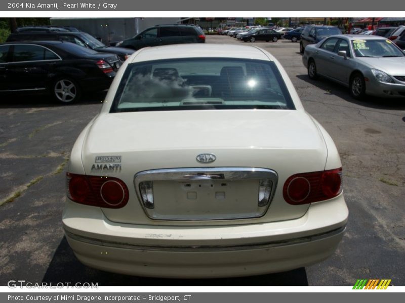 Pearl White / Gray 2004 Kia Amanti