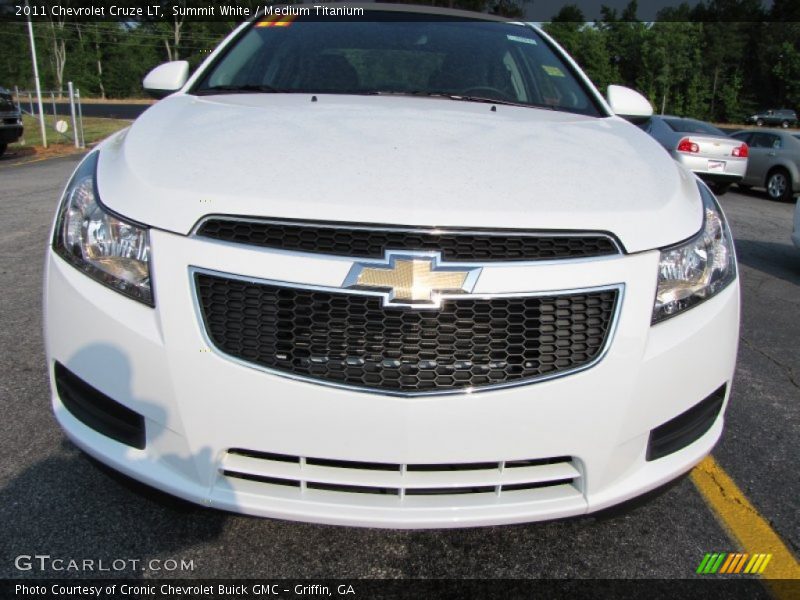 Summit White / Medium Titanium 2011 Chevrolet Cruze LT