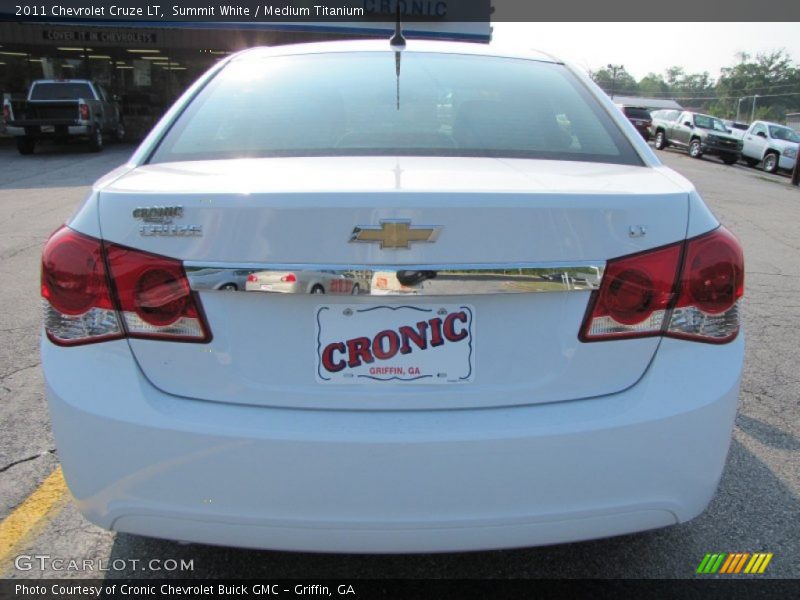 Summit White / Medium Titanium 2011 Chevrolet Cruze LT