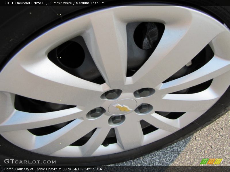 Summit White / Medium Titanium 2011 Chevrolet Cruze LT