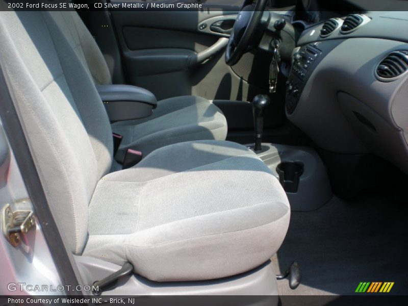 CD Silver Metallic / Medium Graphite 2002 Ford Focus SE Wagon