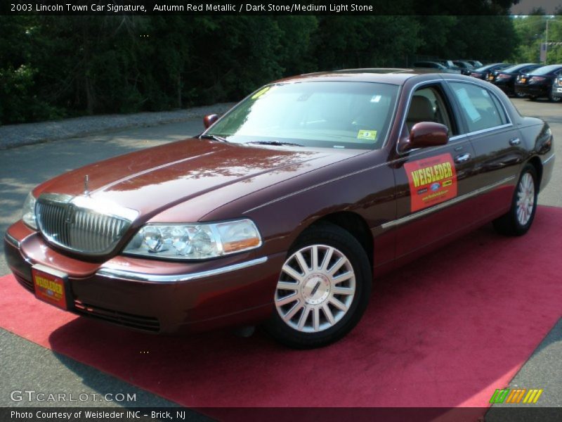 Autumn Red Metallic / Dark Stone/Medium Light Stone 2003 Lincoln Town Car Signature