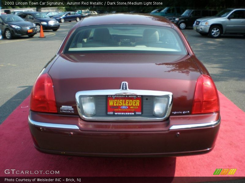 Autumn Red Metallic / Dark Stone/Medium Light Stone 2003 Lincoln Town Car Signature