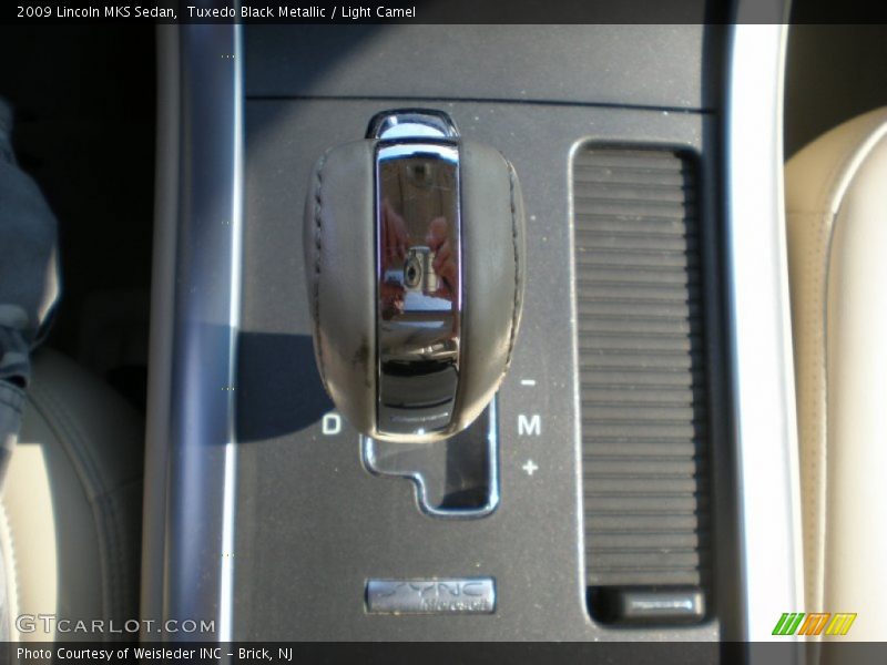 Tuxedo Black Metallic / Light Camel 2009 Lincoln MKS Sedan
