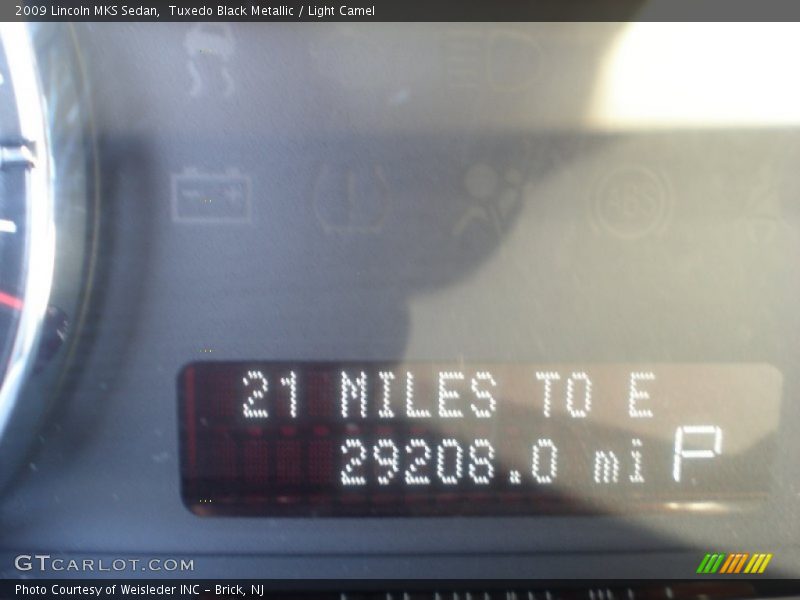 Tuxedo Black Metallic / Light Camel 2009 Lincoln MKS Sedan