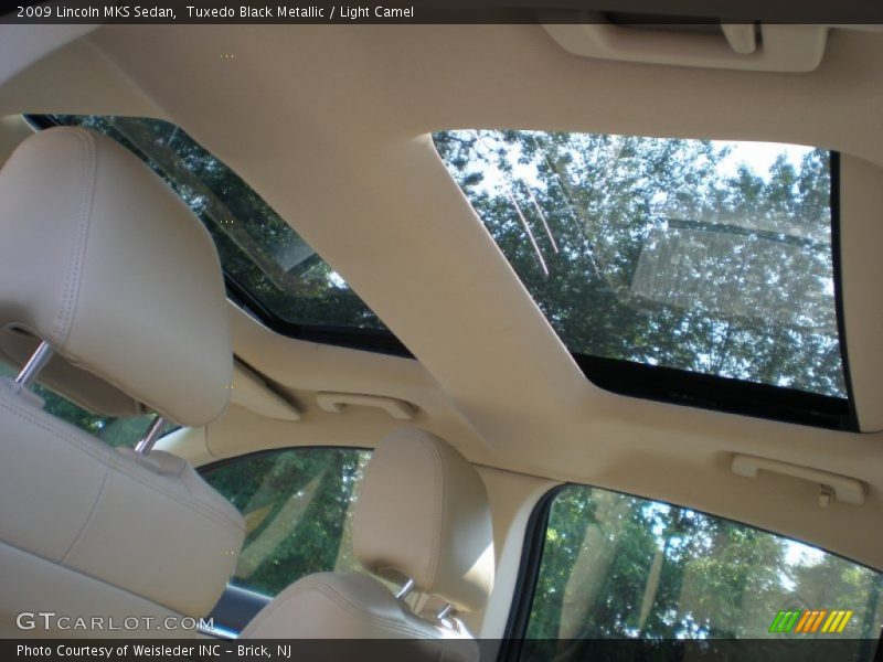 Tuxedo Black Metallic / Light Camel 2009 Lincoln MKS Sedan