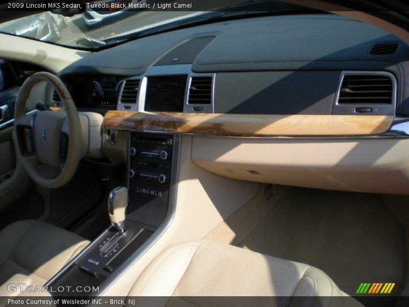 Tuxedo Black Metallic / Light Camel 2009 Lincoln MKS Sedan