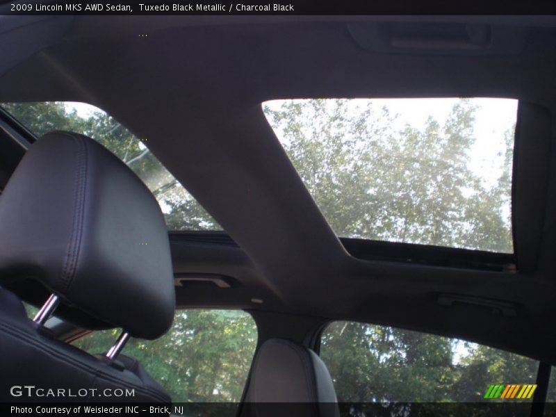 Tuxedo Black Metallic / Charcoal Black 2009 Lincoln MKS AWD Sedan