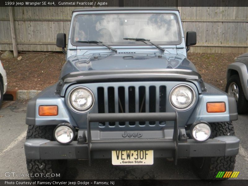 Gunmetal Pearlcoat / Agate 1999 Jeep Wrangler SE 4x4
