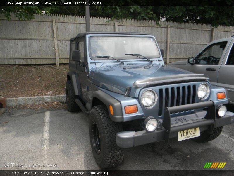 Gunmetal Pearlcoat / Agate 1999 Jeep Wrangler SE 4x4