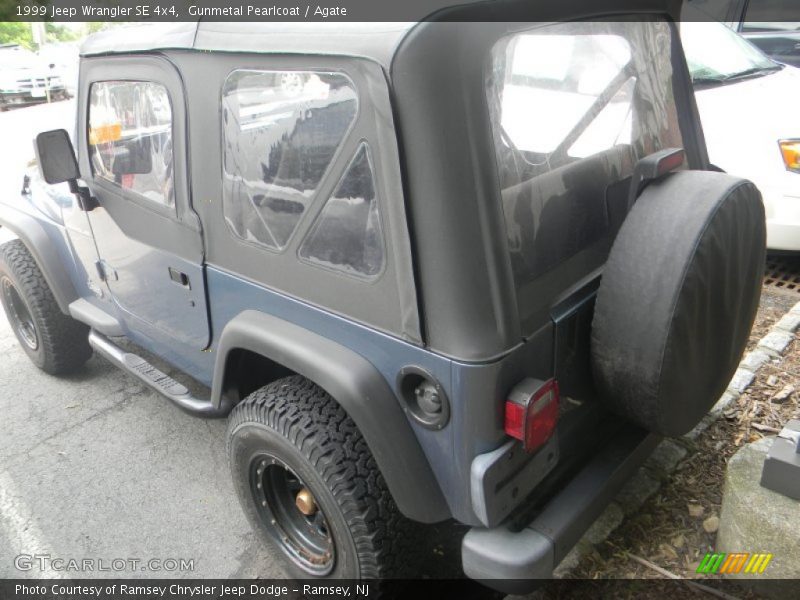 Gunmetal Pearlcoat / Agate 1999 Jeep Wrangler SE 4x4