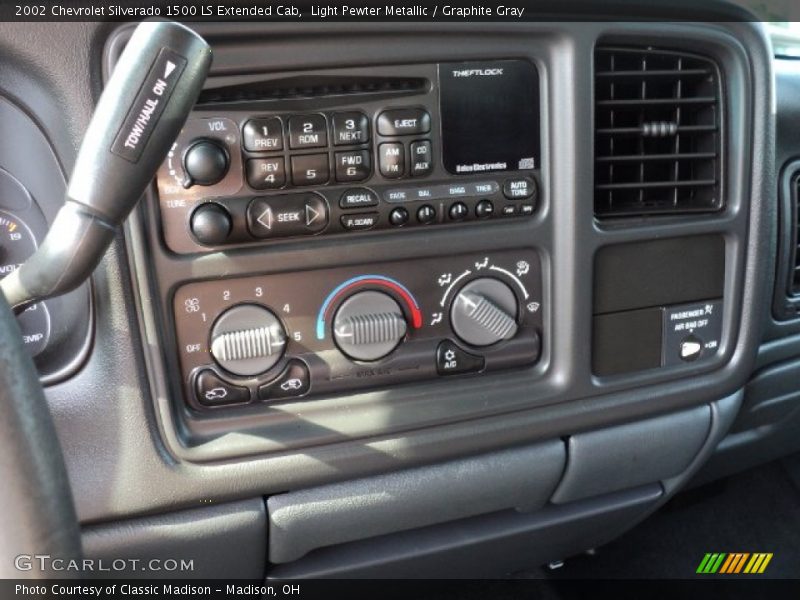 Light Pewter Metallic / Graphite Gray 2002 Chevrolet Silverado 1500 LS Extended Cab