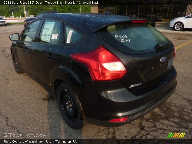 Tuxedo Black Metallic / Charcoal Black 2012 Ford Focus SE 5-Door
