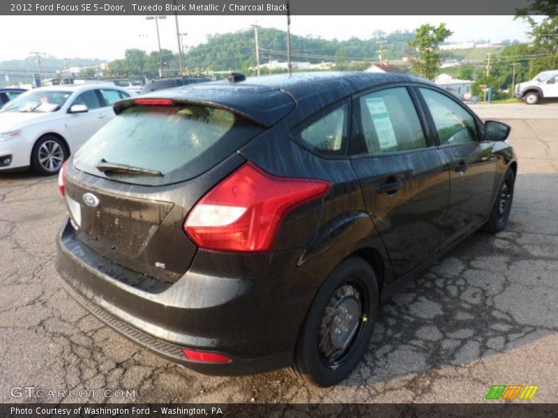 Tuxedo Black Metallic / Charcoal Black 2012 Ford Focus SE 5-Door