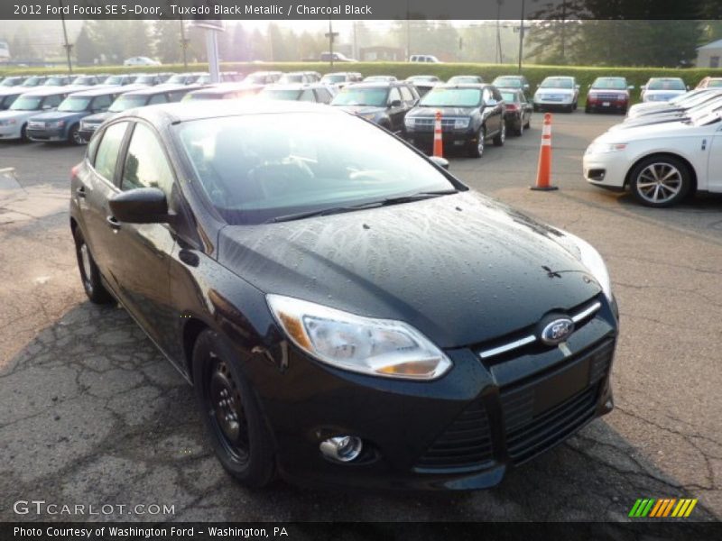 Tuxedo Black Metallic / Charcoal Black 2012 Ford Focus SE 5-Door