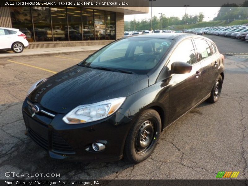 Tuxedo Black Metallic / Charcoal Black 2012 Ford Focus SE 5-Door