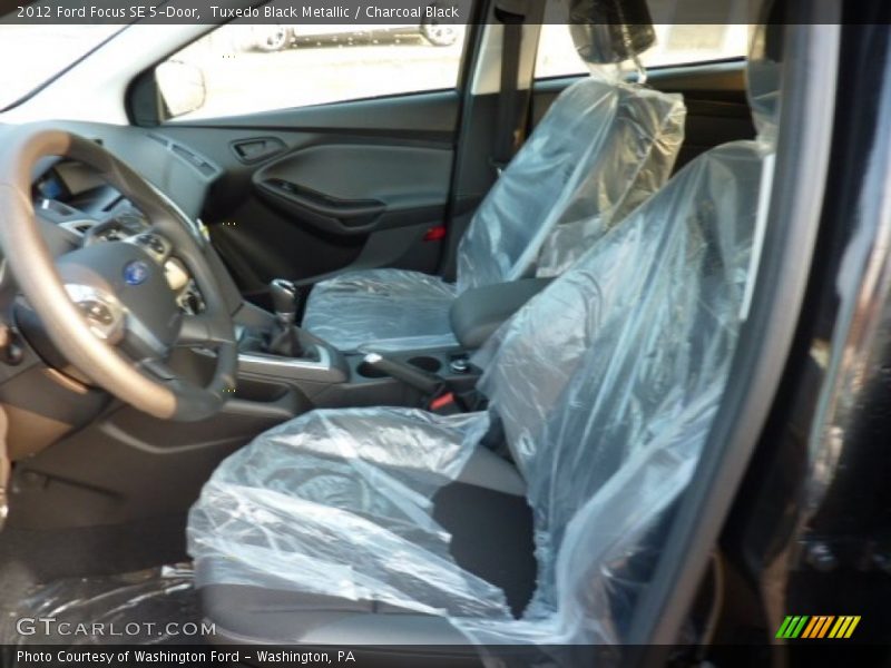 Tuxedo Black Metallic / Charcoal Black 2012 Ford Focus SE 5-Door