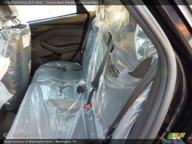 Tuxedo Black Metallic / Charcoal Black 2012 Ford Focus SE 5-Door