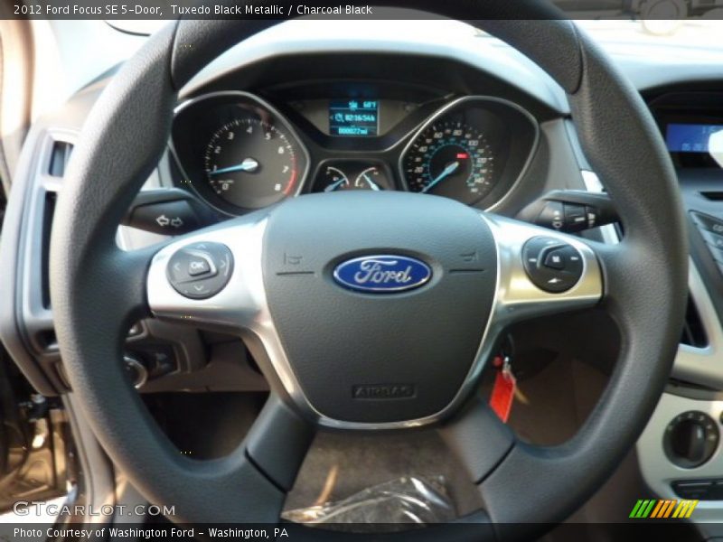 Tuxedo Black Metallic / Charcoal Black 2012 Ford Focus SE 5-Door