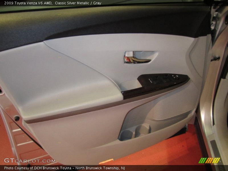 Classic Silver Metallic / Gray 2009 Toyota Venza V6 AWD