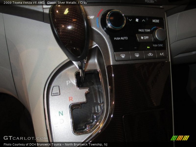 Classic Silver Metallic / Gray 2009 Toyota Venza V6 AWD