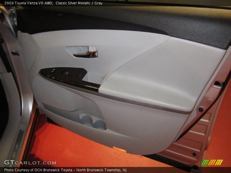 Classic Silver Metallic / Gray 2009 Toyota Venza V6 AWD