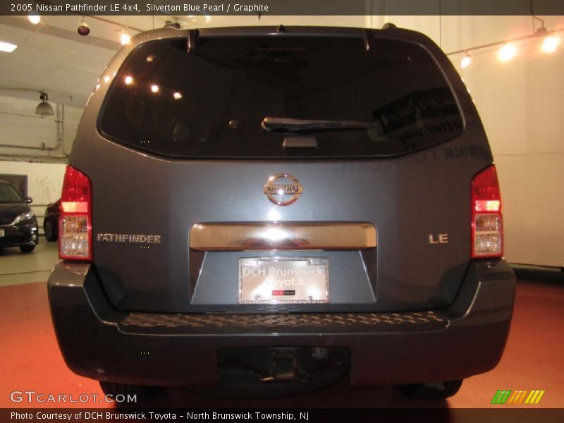 Silverton Blue Pearl / Graphite 2005 Nissan Pathfinder LE 4x4