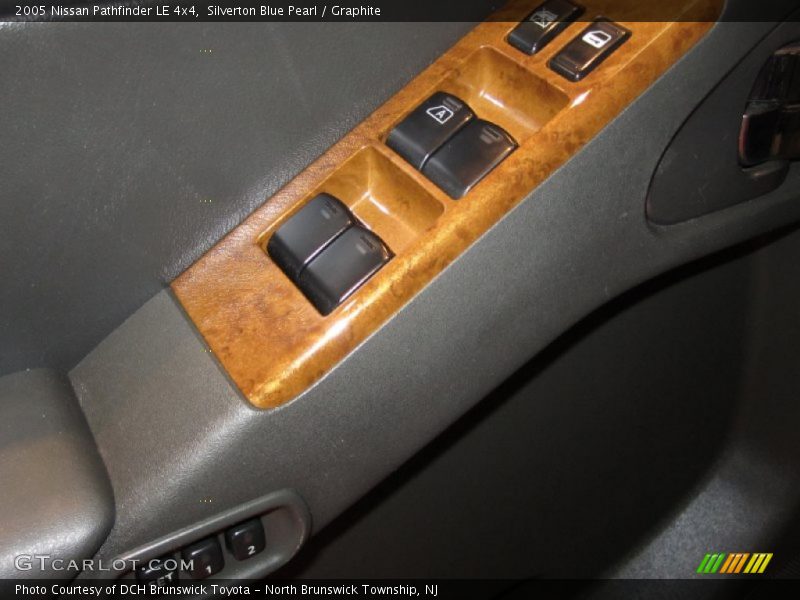 Silverton Blue Pearl / Graphite 2005 Nissan Pathfinder LE 4x4