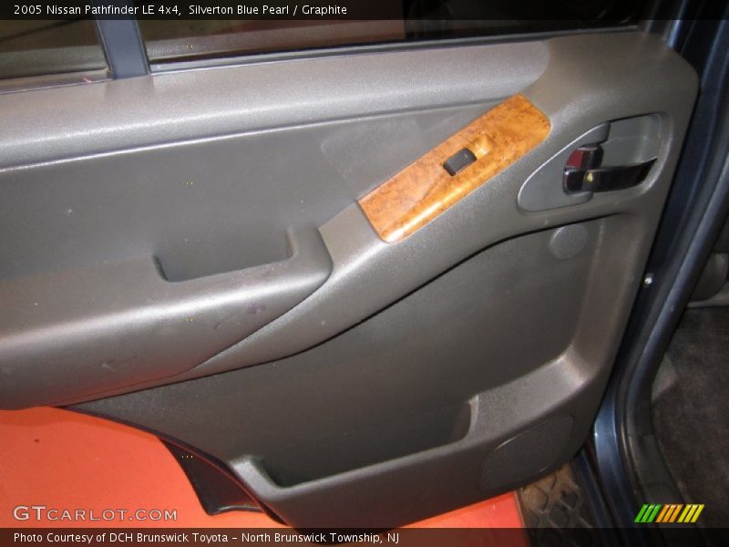 Silverton Blue Pearl / Graphite 2005 Nissan Pathfinder LE 4x4